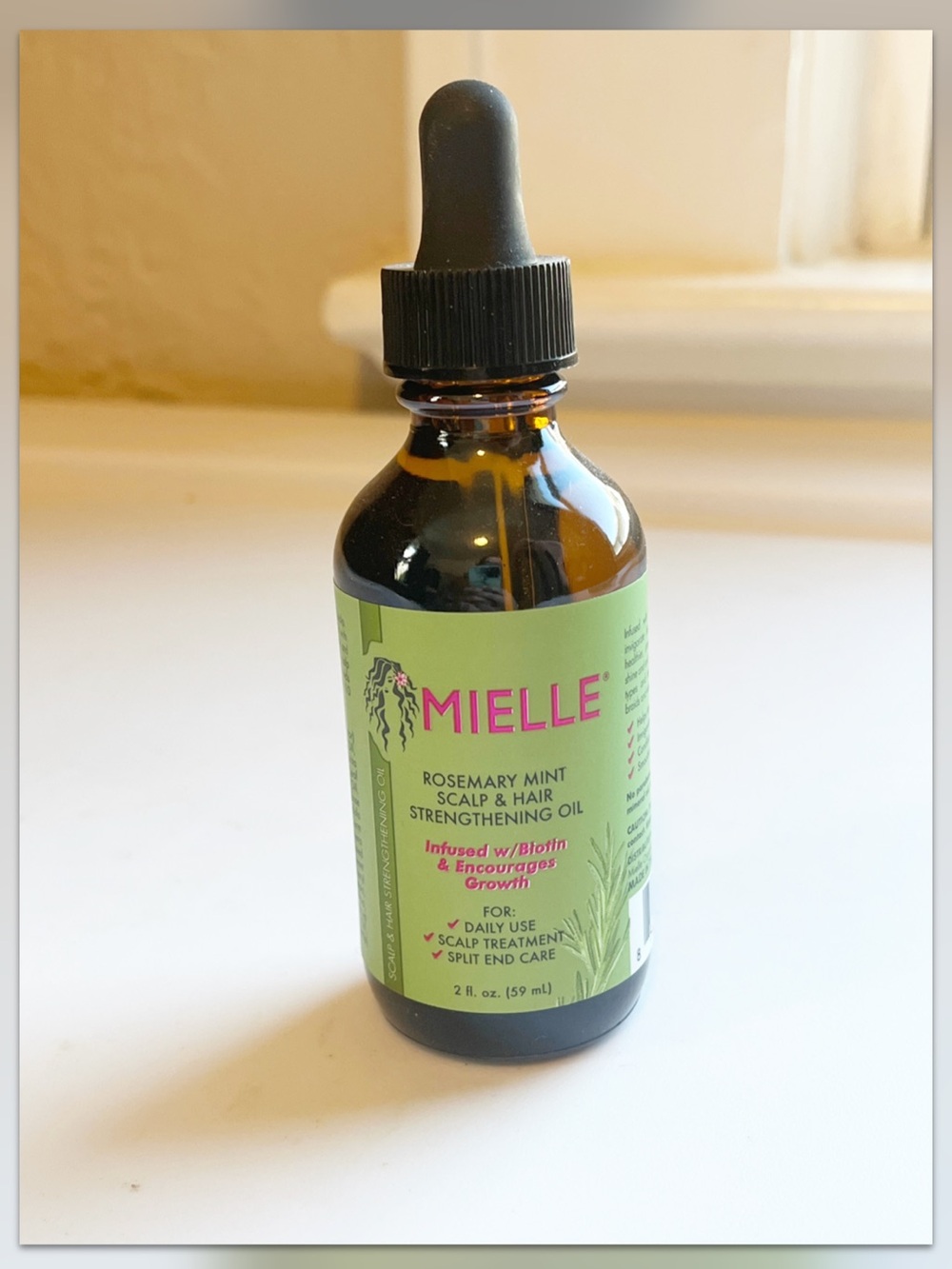 Mielle Rosemary Mint Scalp & Hair Strengthening Oil